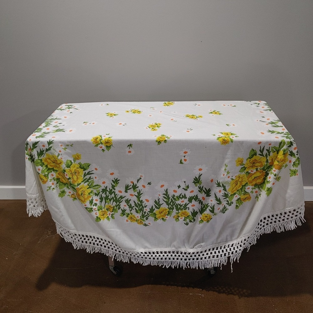 70s Cottage Round Floral Tablecloth Yellow Roses White Daisies Crochet Fringe
